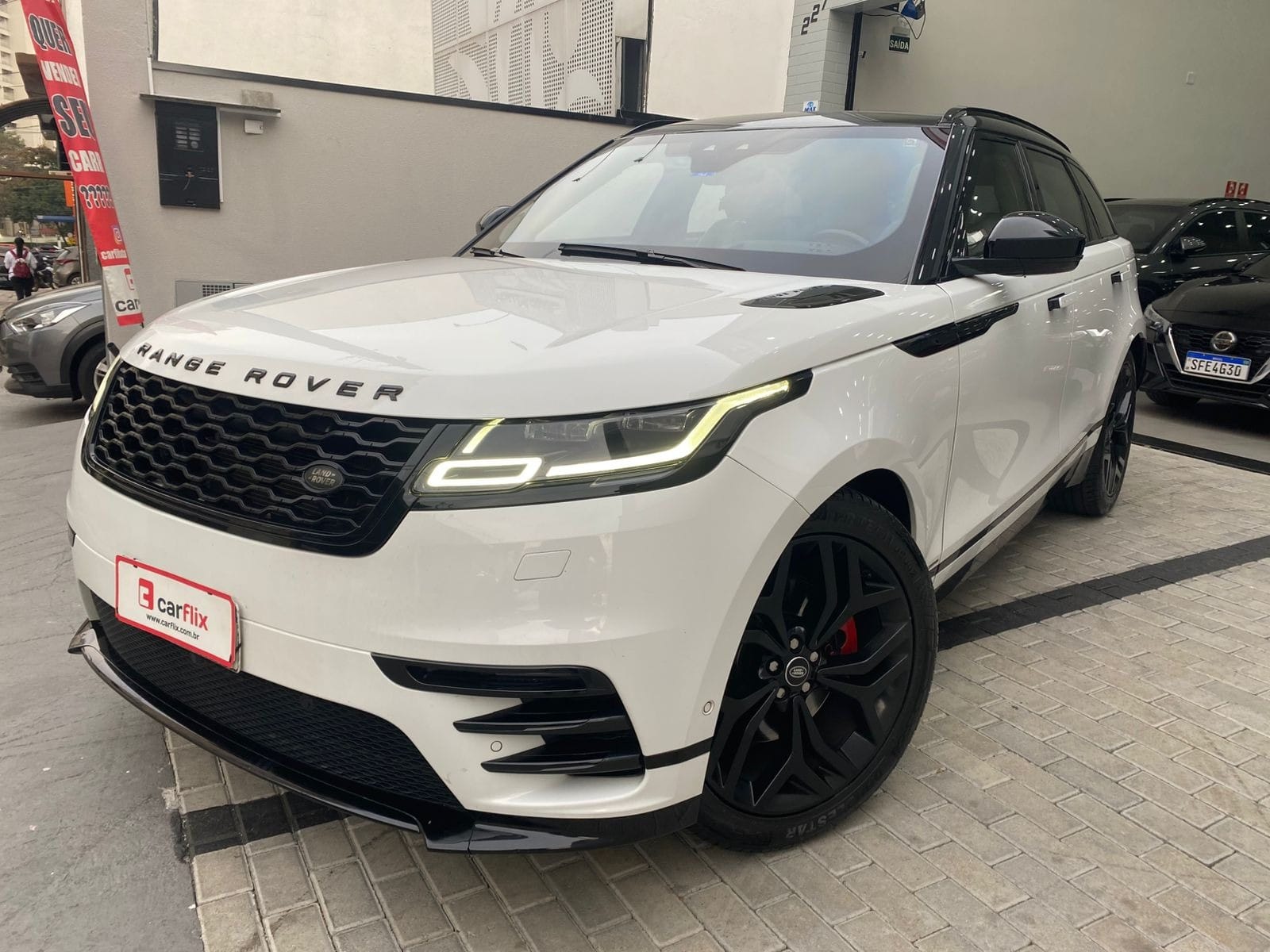 LAND ROVER RANGE ROVER VELAR 2.0 P300 GASOLINA R-DYNAMIC SE AUTOMÁTICO