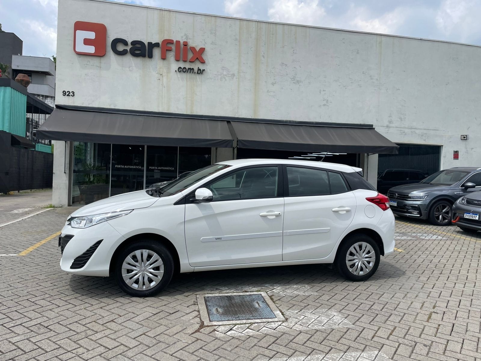 Toyota Yaris 1.3 16V FLEX XL LIVE MULTIDRIVE 2022